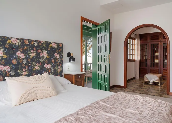 Santa Rosa Tinajo * Tinguaton